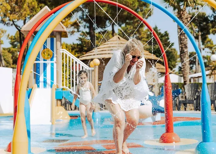 Mobil-home Pour 4 Personnes Avec Terrasse à - Api-1-52-1458 *