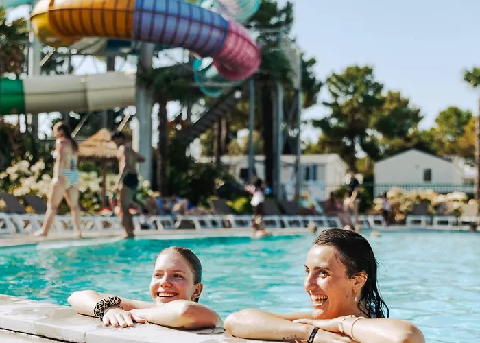 Camping Mobil-home Pour 4 Personnes Avec Terrasse à - Api-1-52-1458 *