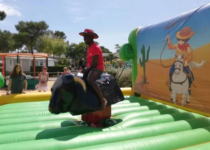 Mobil-home Pour 4 Personnes Avec Terrasse à - Api-1-52-1458 Camping Saint-Jean-de-Monts